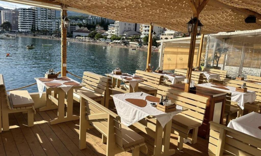 Restaurant im Erdgeschoss des Hotel Kuč