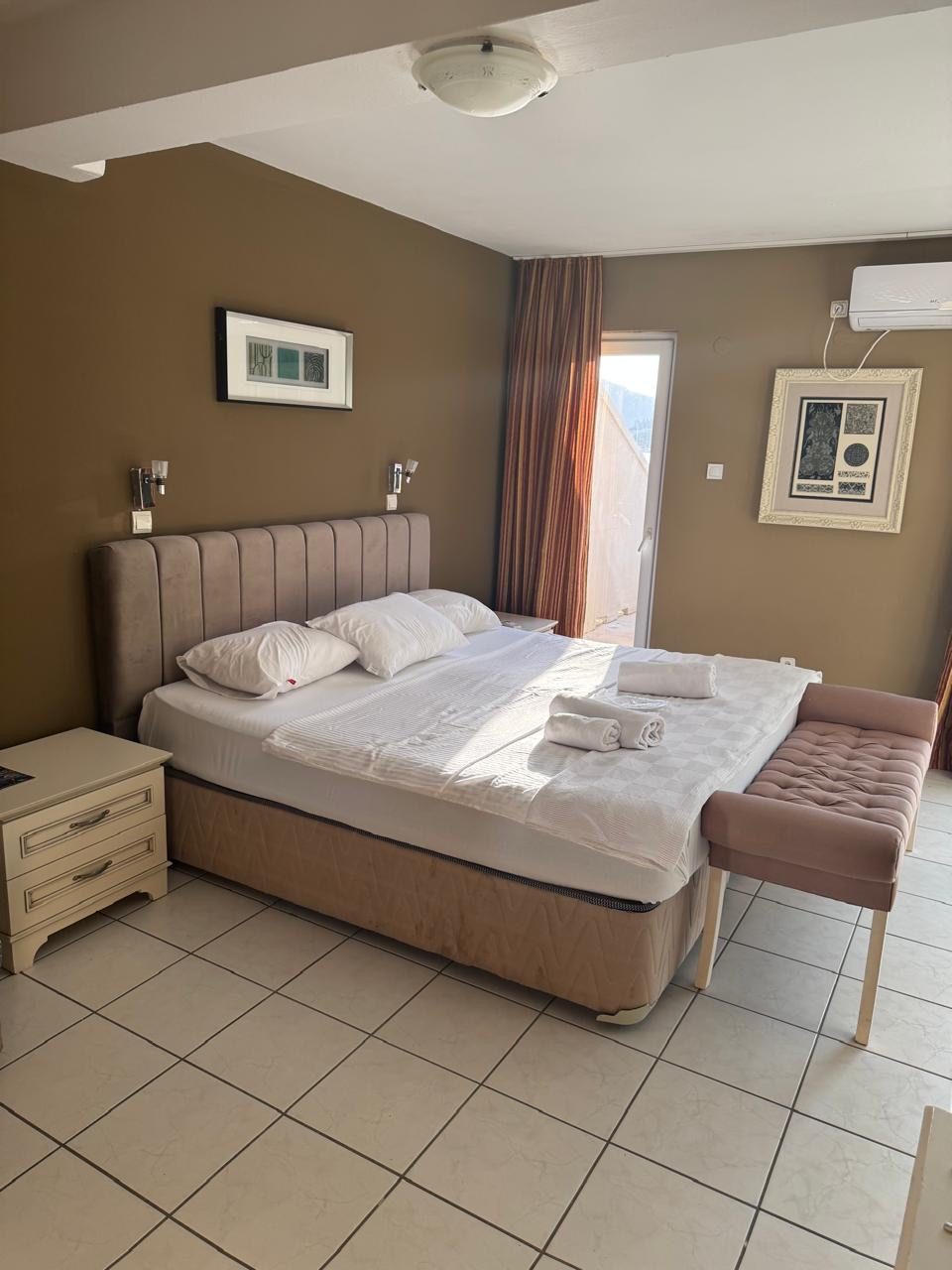 Zweibettzimmer mit Balkon und Meerblick im Hotel Kuč